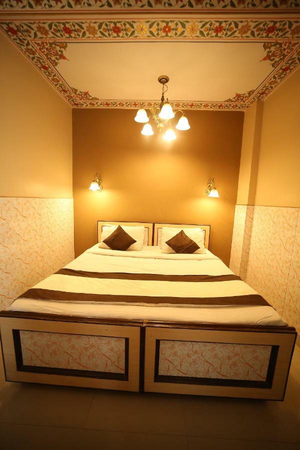 Hotel Golden Heritage Jaipur Exteriör bild